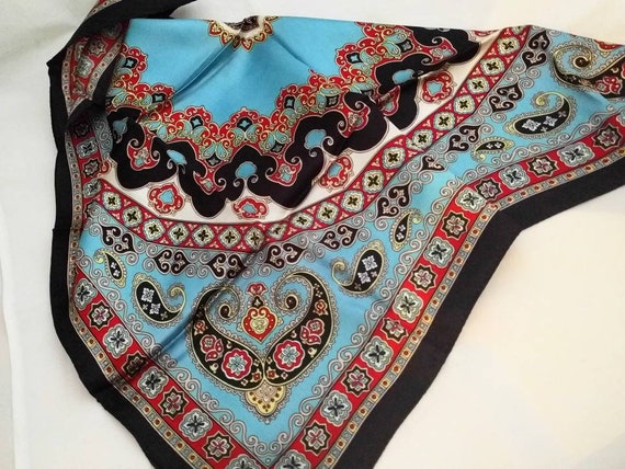 Beautiful blue square scarf - Elegant Italian desi
