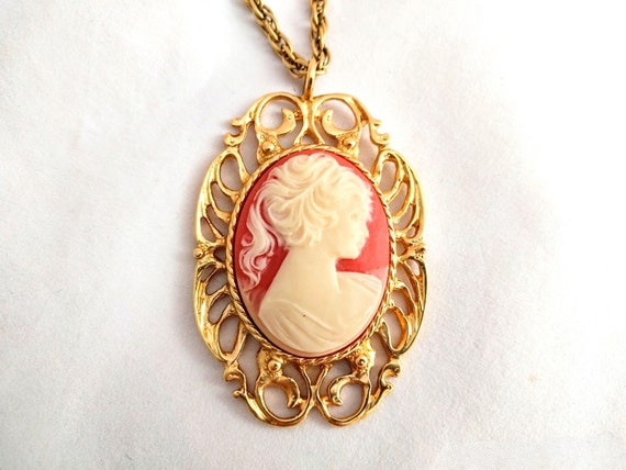 Collier Long Chaîne Torsadée Or Avec Pendentif Camée Buste - Bijou Fantaisie Vintage N°427 - Très Bon état Avec Patine