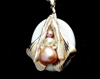 Collier Vintage Signé Monet – Double Chaîne Dorée Et Beige – Longueur 52 Cm