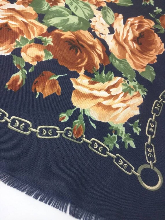 Italian Classic large headscarf/carré mint conditi