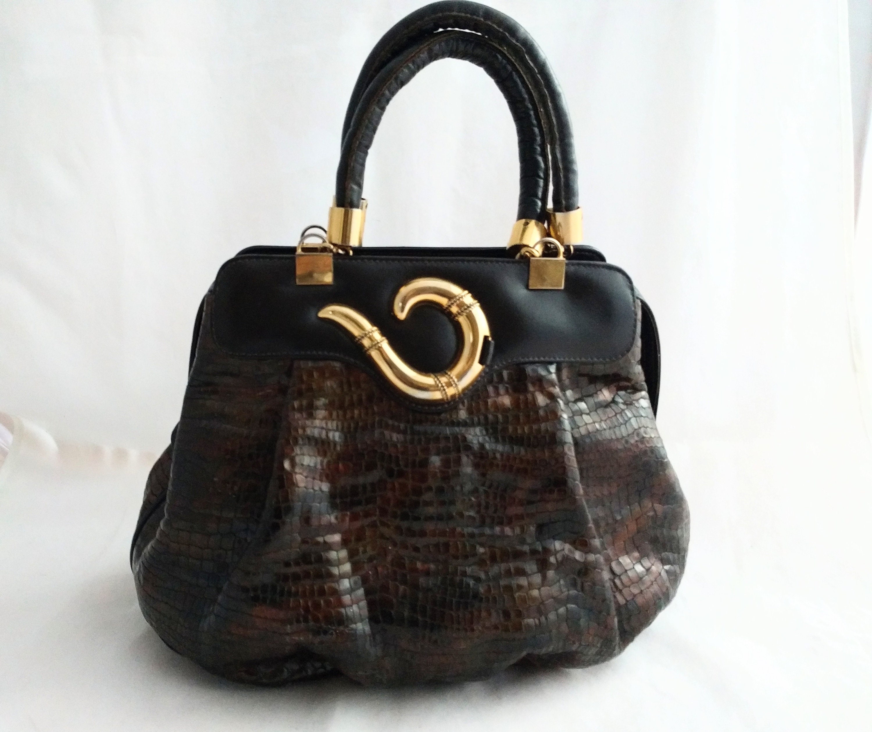Harvard valentino purse deals