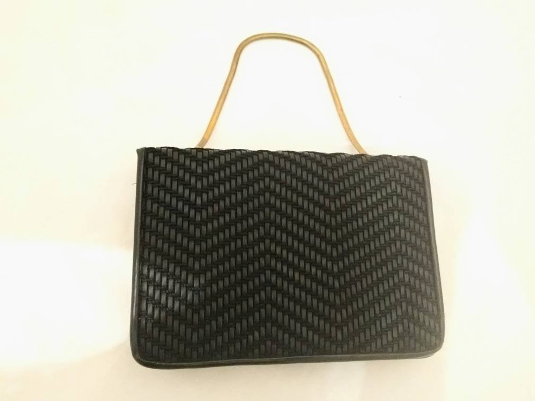 Henri bendel empire clearance pouch