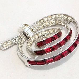 RARE Marcel BOUCHER brooch - 50s vintage Boucher red baguette swirl brooch /Art Deco - very good vintage condition - # 5579