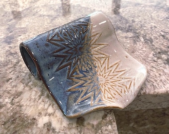 Handmade Ceramic Sponge Holder, Self-Draining Bar Soap Dish, Kitchen Pottery
