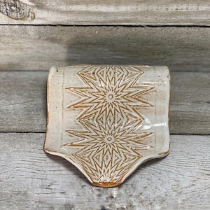 Self-Draining Ceramic Sponge Holder with Drain Spout, Handmade Self Draining Soap Dish, Bathroom Soap Tray with drain, Kitchen Pottery Gift