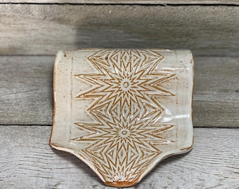 Self-Draining Ceramic Sponge Holder with Drain Spout, Handmade Self Draining Soap Dish, Bathroom Soap Tray with drain, Kitchen Pottery Gift