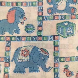 Vintage pastel babyspeelgoed babyspeelgoed restant, 1 x 45&quot; b, schoon