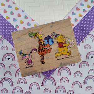 Bloque de madera/sello de goma "Pooh Party Parade" de Winnie the Pooh de All Night Media
