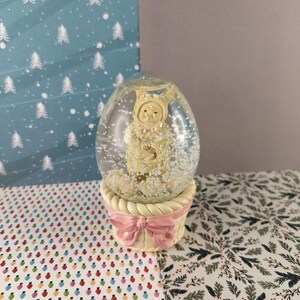 Vintage Snowbabies Department 56 Easter Baskets Miniature Snow Globe