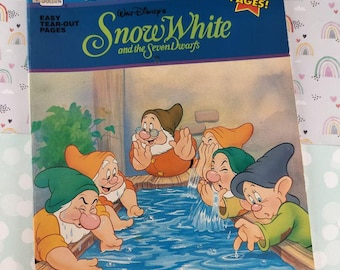 Biancaneve e i sette nani di Walt Disney, edizione vintage del 1993, con copertina morbida e pittura ad acqua