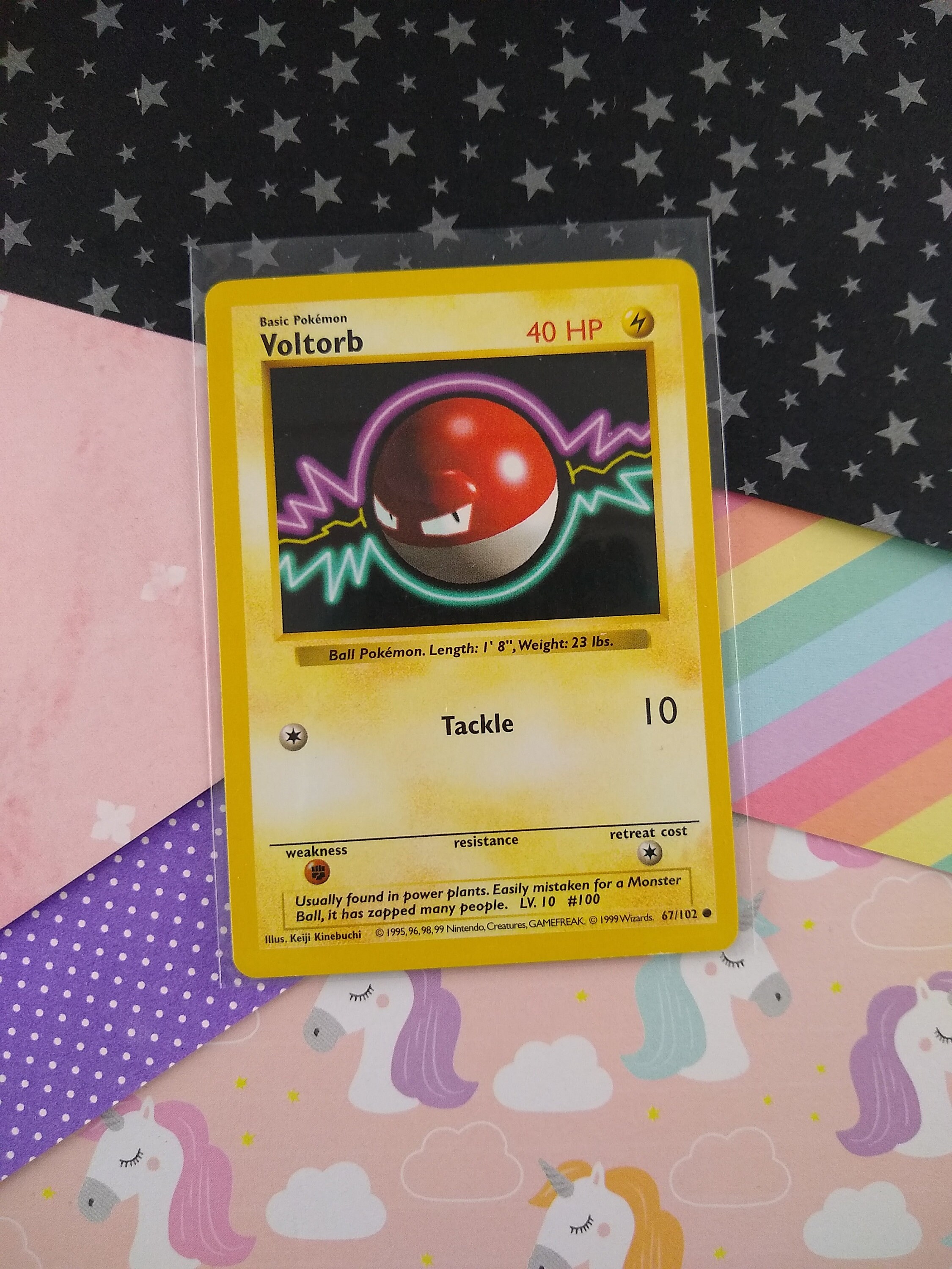  Pokemon - Voltorb (67/102) - Base Set : Toys & Games