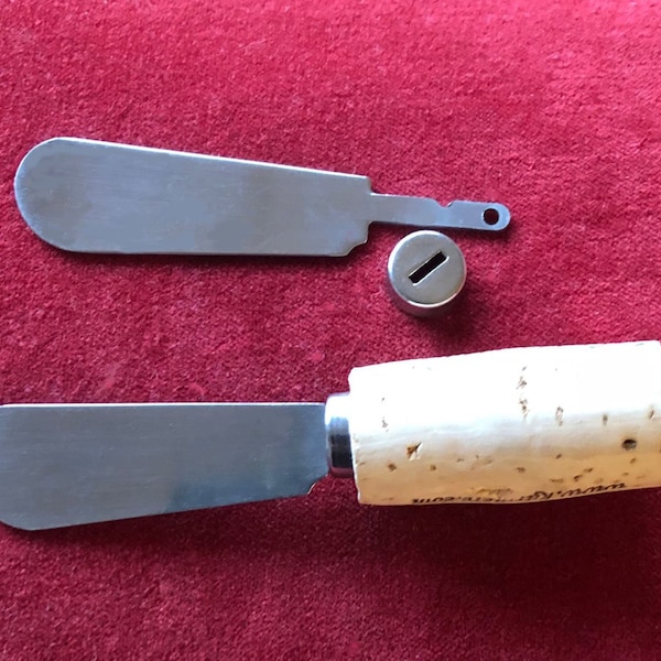 Appetizer spreader blade, thank you gift, hostess gift, cork craft, wedding favor, easy DIY project, wine club, corks, goes well with wine.