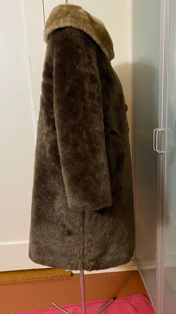 1970s faux fur long coat women's vintage chocolat… - image 2