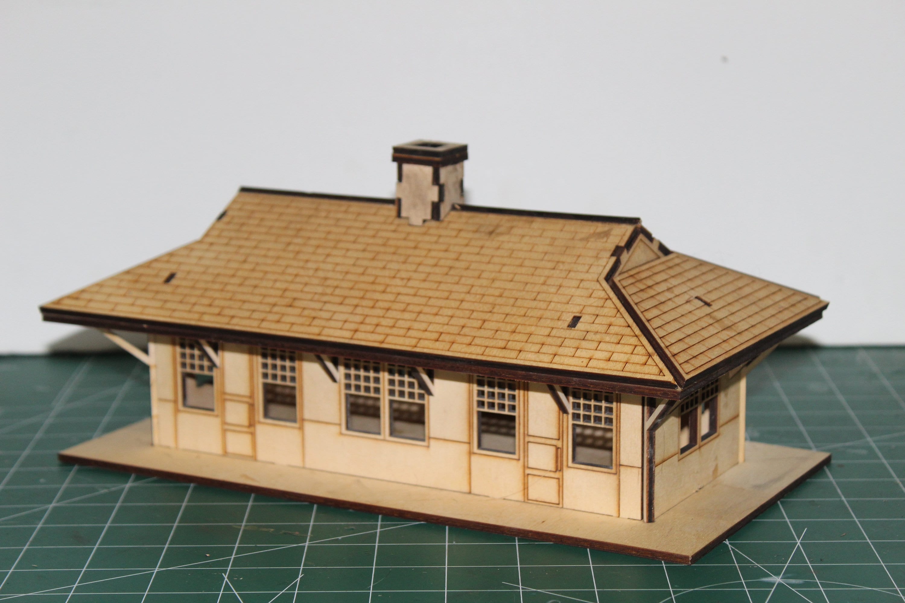 1:48 (O Scale) [kit] Train Station - Etsy