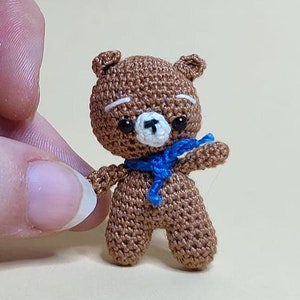 Gehäkelter Bär XS, Teddy, Kuschelbär, Micro Crochet, braun, Miniatur, Amigurumi, Bärchen, Glücksbringer, Mutmacher