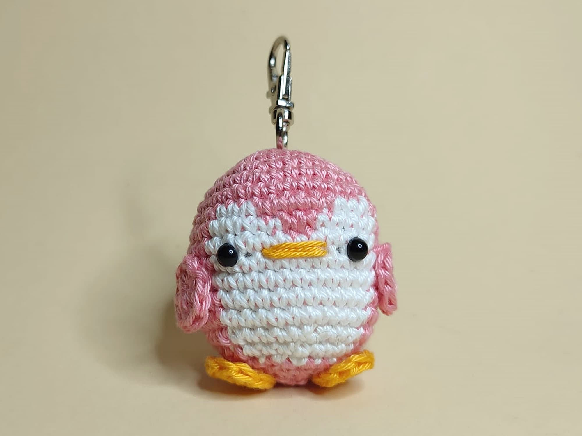 Süßer gehäkelter Pinguin Anhänger in rosa „“Pink Penny““, Schlüsselanhänger Amigurumi, Natur, Glücksbringer, gehäkelte Tiere, Südpol.“