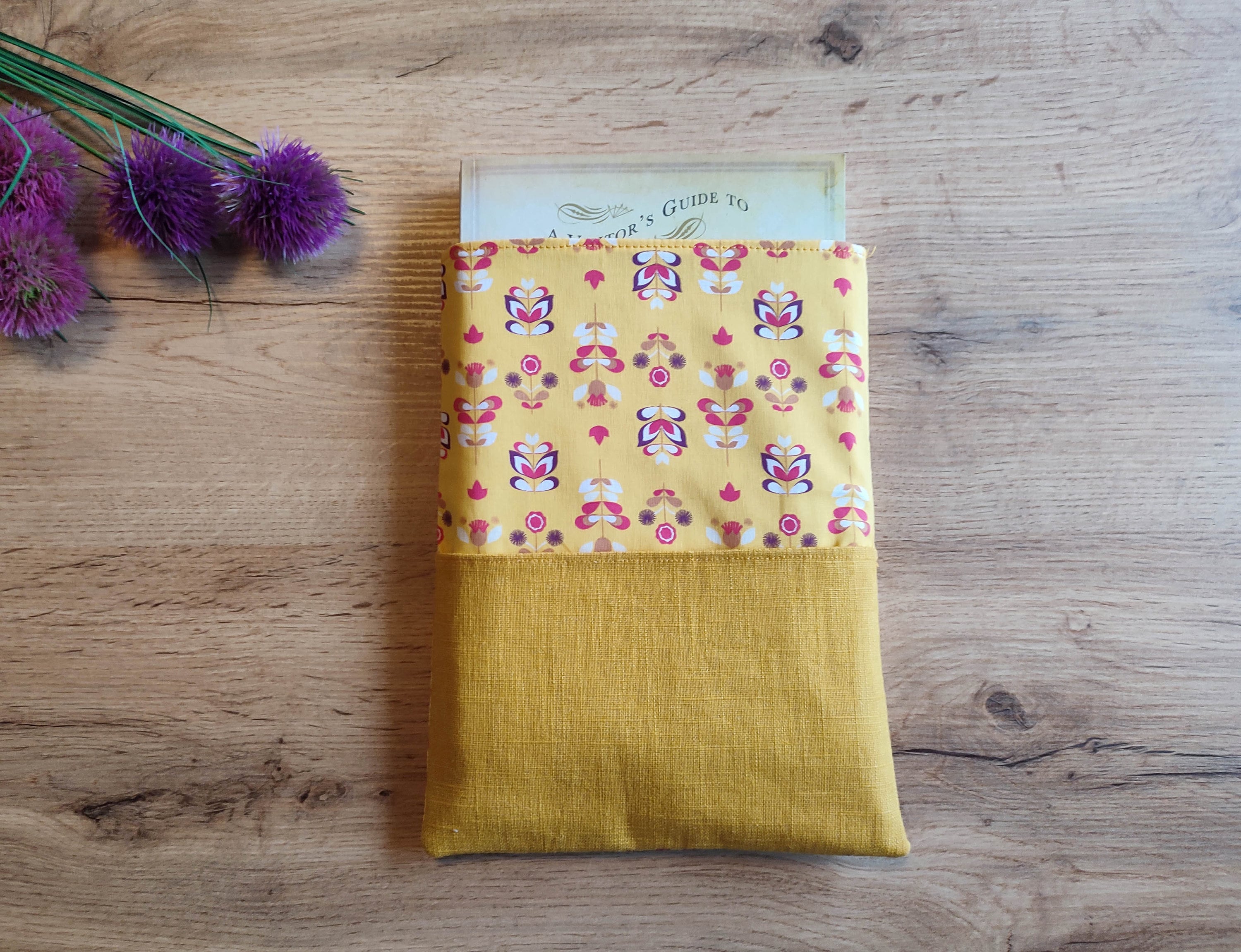 genähte Buchhülle personalisiert, Schutzhülle für Bücher, Vintage Buchbeutel, Retro Buchhülle, schöne Tasche für Bücher, Bücherwurm