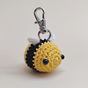 Süße gehäkelte Hummel, Hummel Anhänger, Pastell Hummel, Pastell Biene, Bienen Anhänger, gehäkelte Hummel, Amigurumi Hummel, Amigurumi Biene