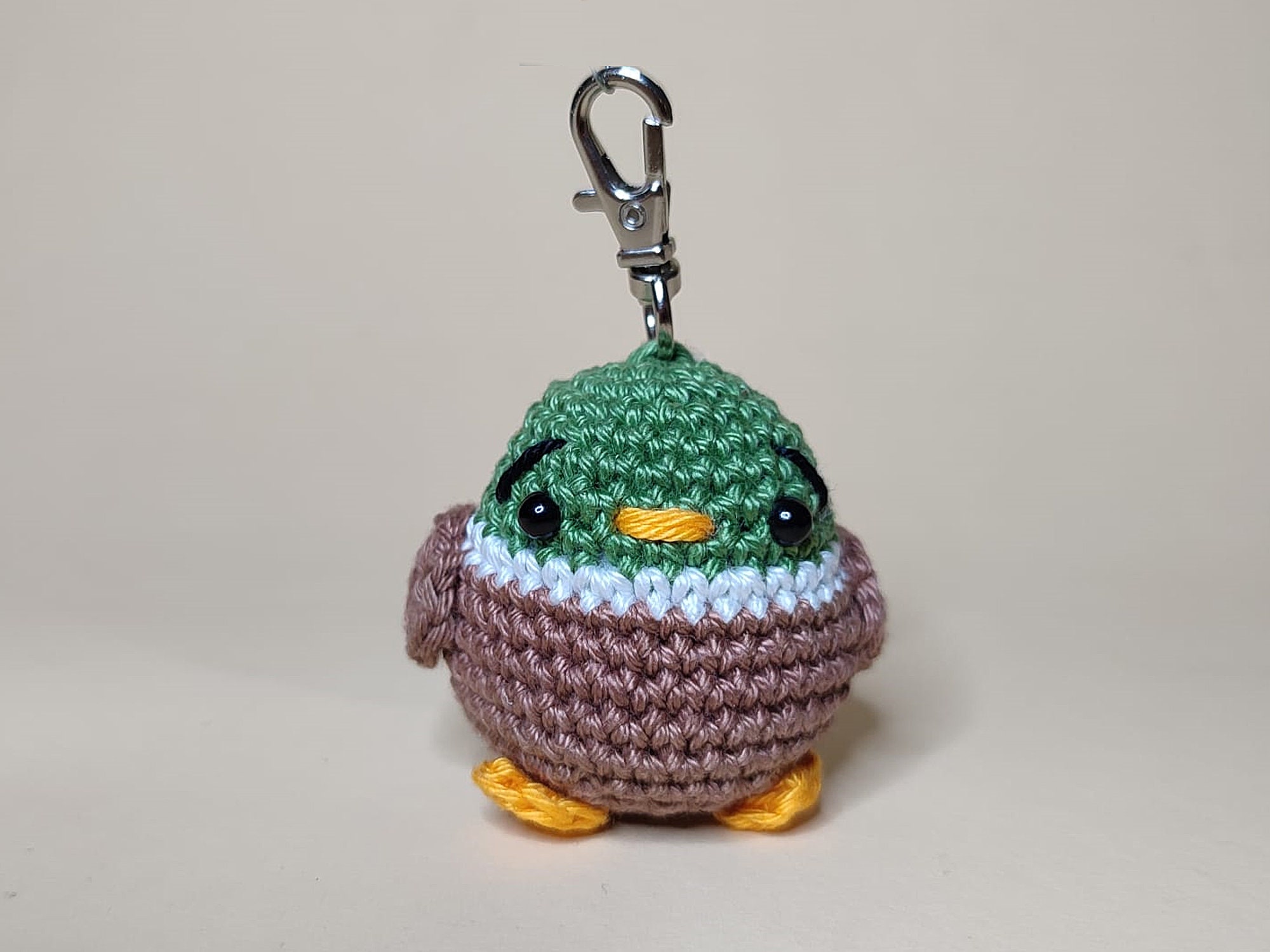 Gehäkelte Ente Schlüsselanhänger “Egon”, Amigurumi, gehäkelter Vogel, Glücksbringer, Taschenanhänger, Taschenanhänger, Einschulung, Erpel
