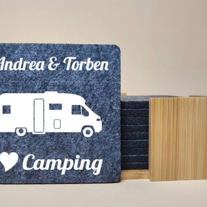 Geschenk für Camper, 10 personalisierte Camping-Untersetzer mit Wunschtext, Camping Deko, Wohnwagen und Wohnmobil Geschenk, Camping Gadget