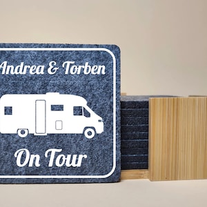 Geschenk für Camper, 10 personalisierte Camping-Untersetzer mit Wunschtext, Camping Deko, Wohnwagen und Wohnmobil Geschenk, Camping Gadget