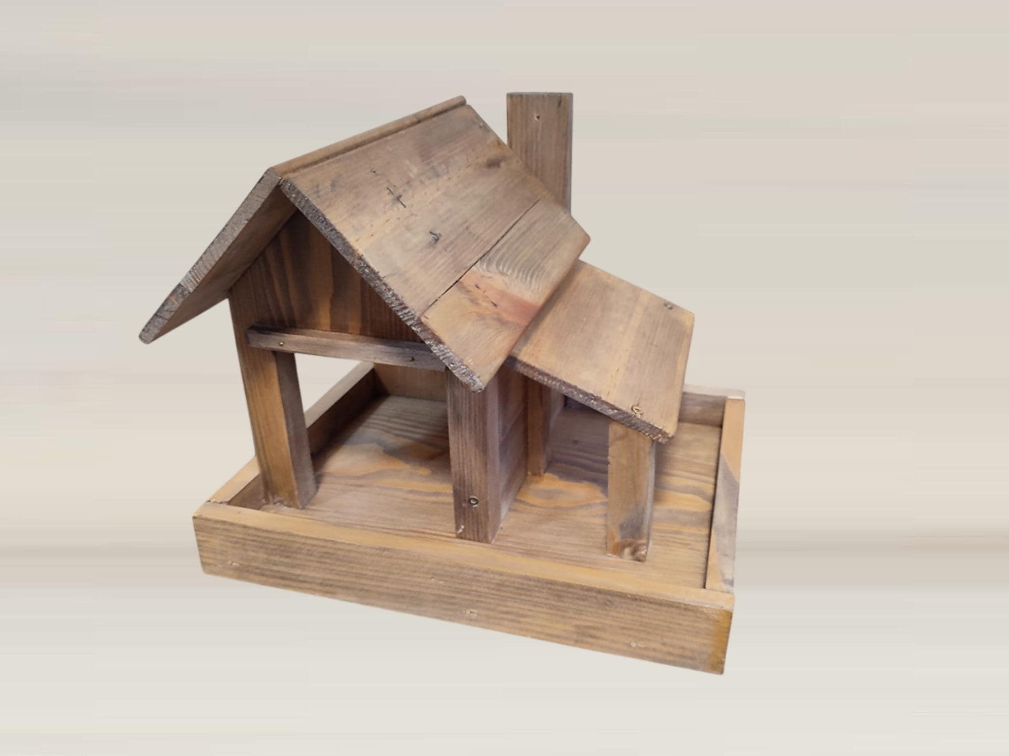 Handgefertigt! Vogelfutterhaus Massivholz „“Alte Scheune““, Vogelhaus, Birdfutterer, Futterplatz Vögel mit Aufhänger.“
