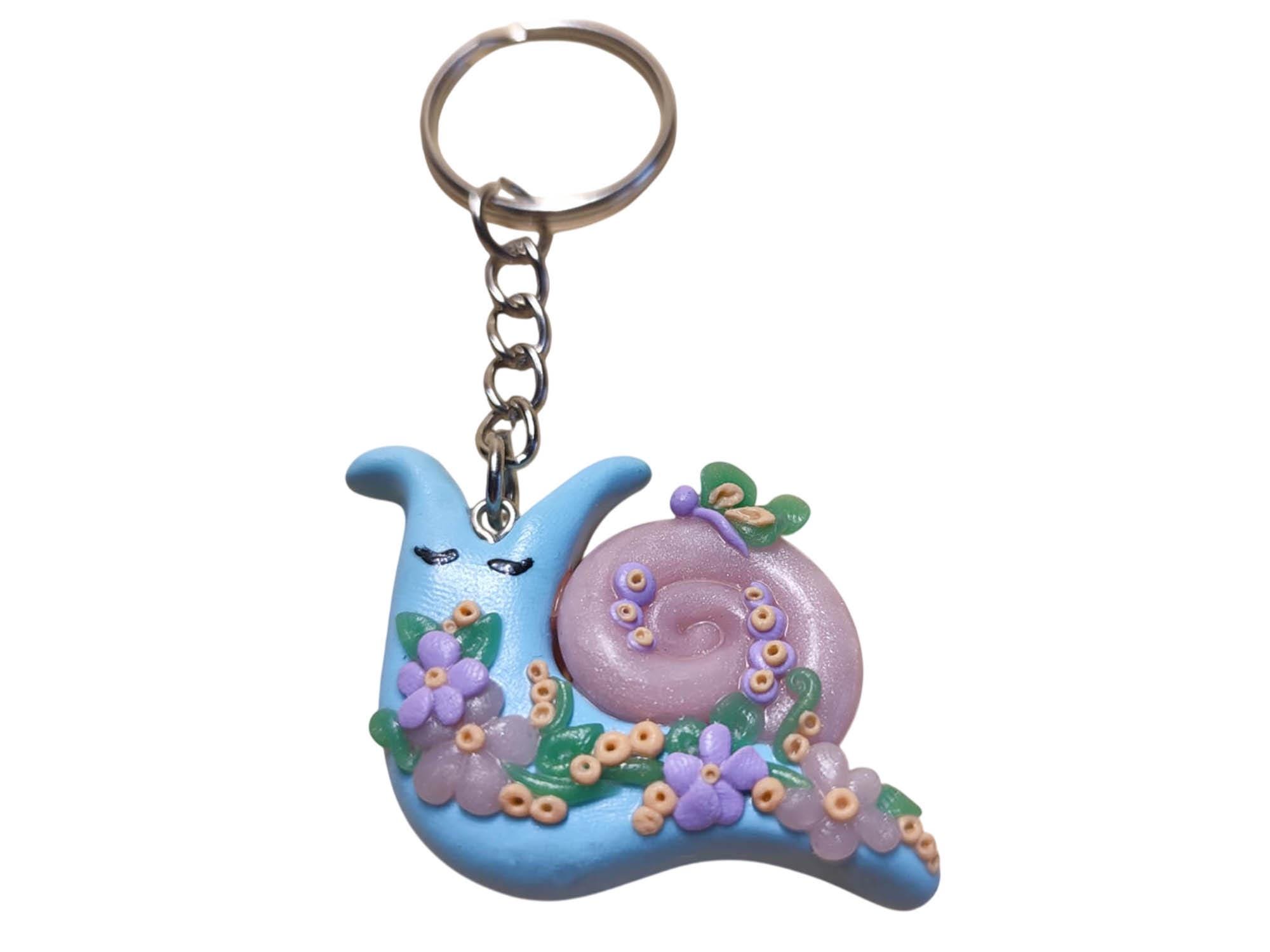Kawaii Schnecke zum Verlieben! Handgefertigter Schlüsselanhänger mit einer niedlichen Schnecke, Taschenanhänger, Polymer Clay