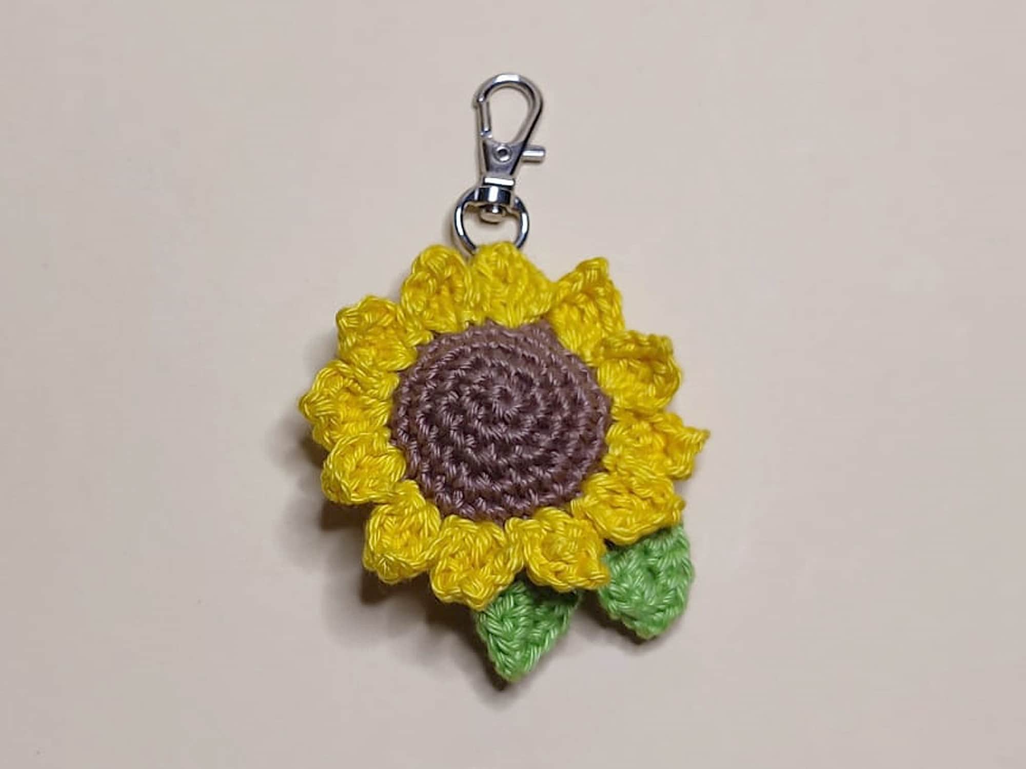 Gehäkelte Sonnenblume, Baumwolle, Amigurumi Blume, Kawaii, Sommer, Schlüsselanhänger, Glücksbringer, Einschulung