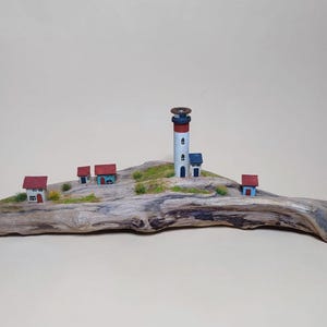 Maritime Deko Miniwelt, Treibholz Deko, Leuchtturm mit Haus, Treibholz Deko, Irland, Ostsee maritim, Waterkant, 41 cm