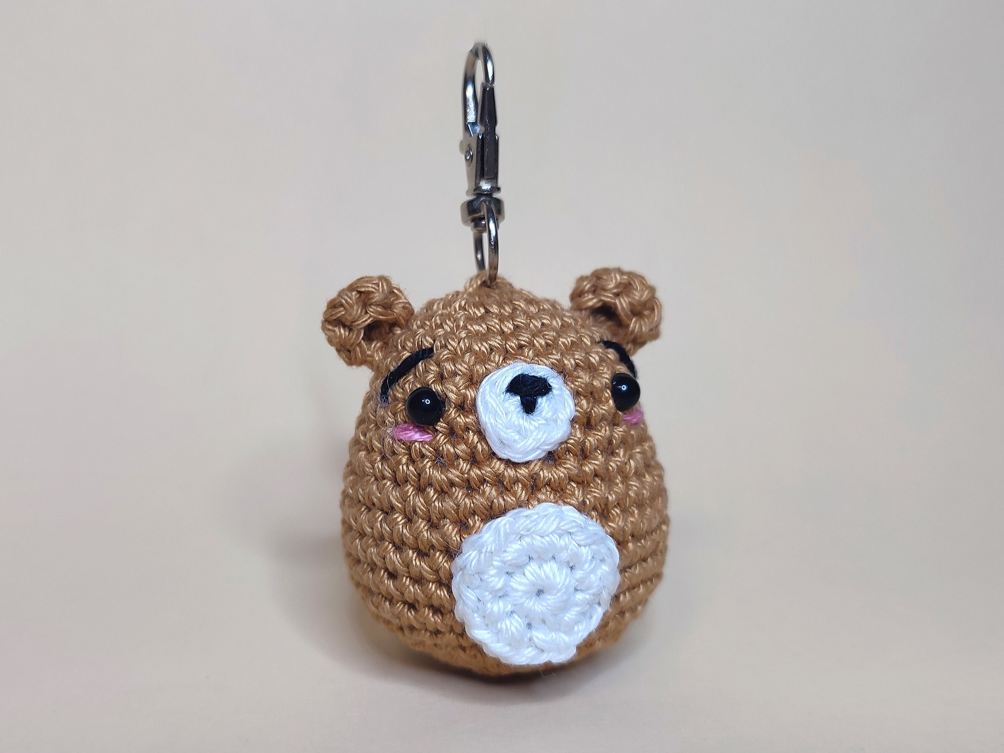 Handgehäkelter Mini Bär Schlüsselanhänger „“Barry““ | gehäkeltes Tier, Amigurumi, Teddy Anhänger, Taschenanhänger Glücksbringer