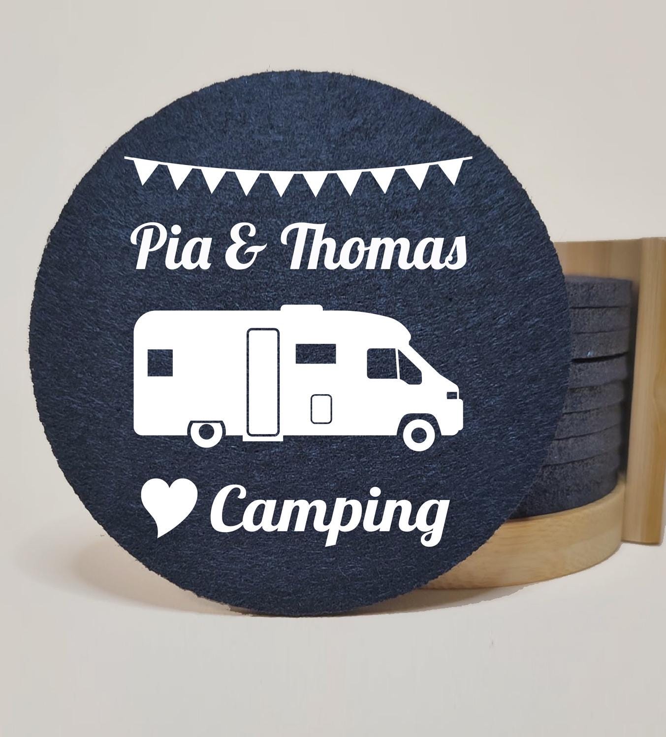 Geschenk für Camper, 10 personalisierte Camping-Untersetzer mit Wunschtext, Camping Deko, Wohnwagen und Wohnmobil Geschenk, Camping Gadget