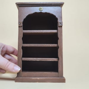 Vintage Regal für Puppenhaus, Handarbeit, fertig aufgebaut,  Maßstab 1 zu 12, Deko, Möbel Puppenstube