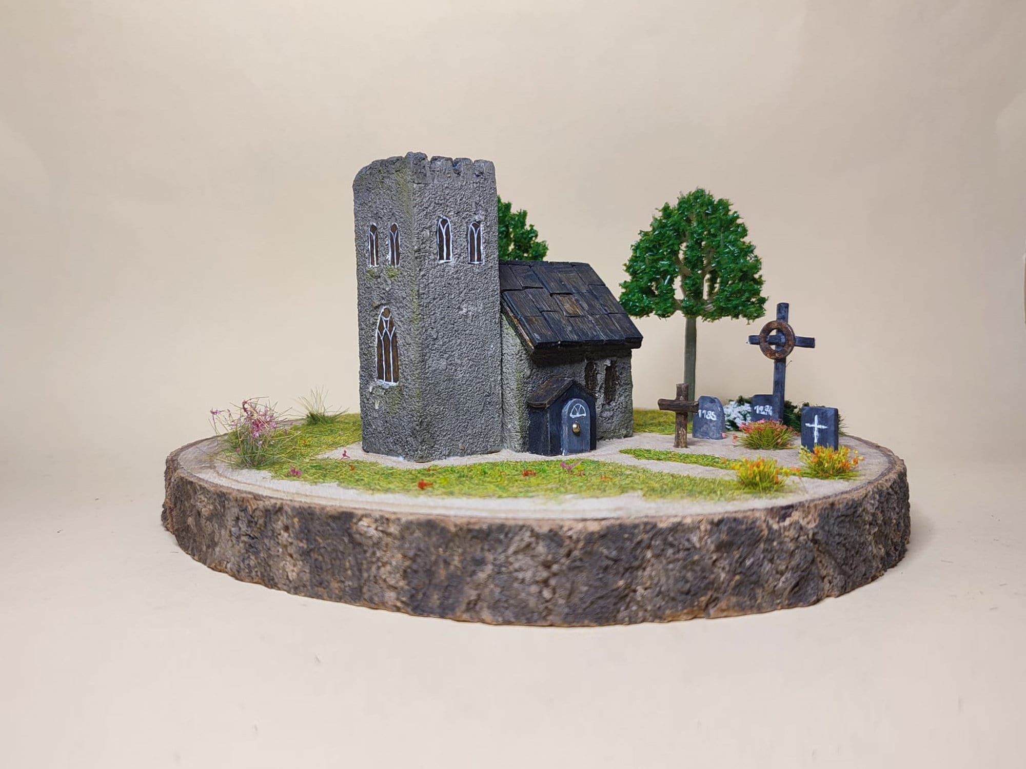 Miniatur Deko Kirche, Gothic, Friedhof, Mittelalter Diorama UK, Irland, britisch, christlich, Kreuz, Gotteshaus