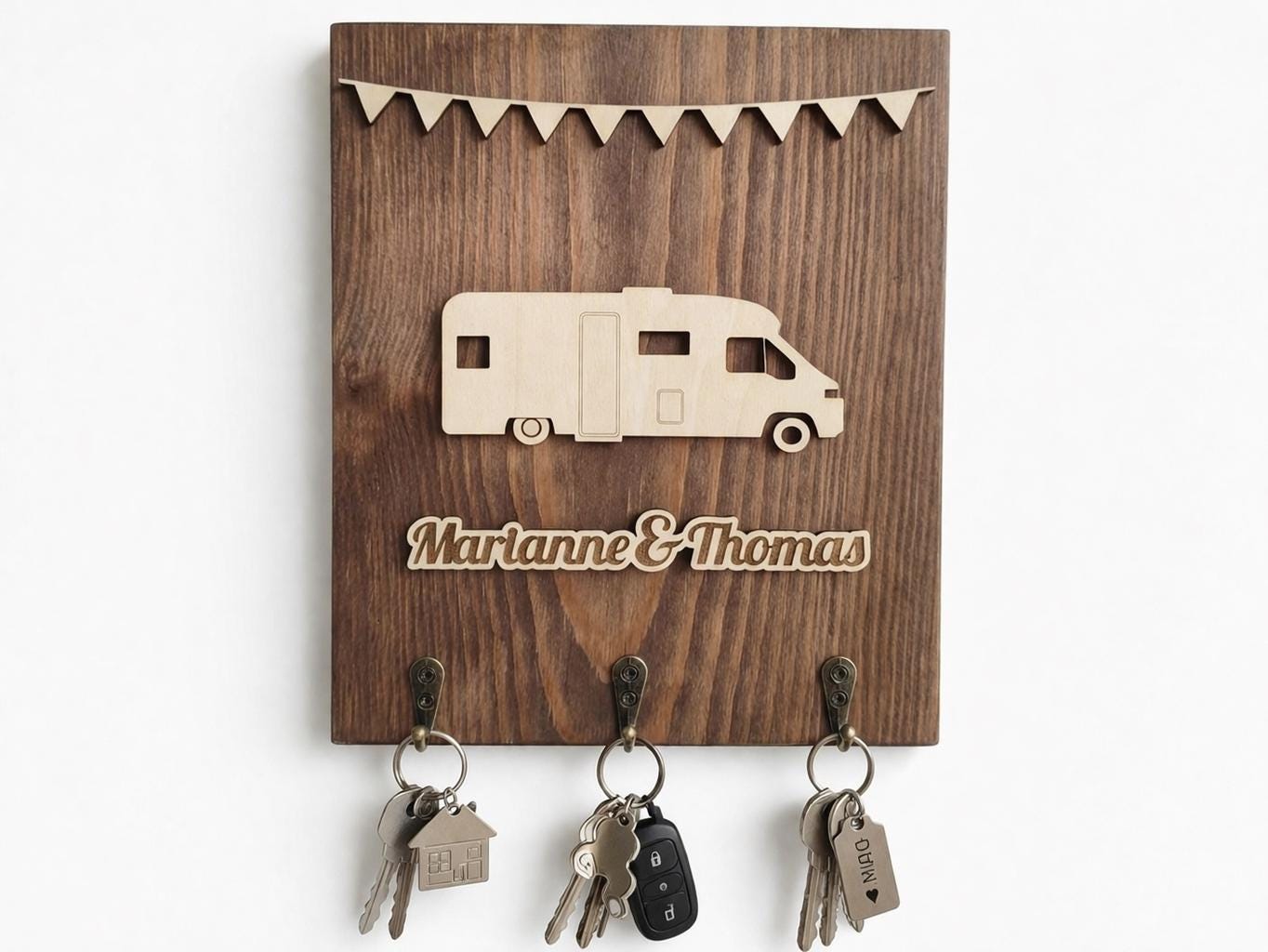 Personalisiertes Schlüsselbrett, Geschenk für Camper aus Massivholz mit Wunschtext, Camping Deko, Wohnwagen, Wohnmobil Geschenk