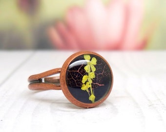 Real flower ring, pressed flower ring, adjustable ring, handmade real flower jewellery, unique resin jewellery , girlfriend gift