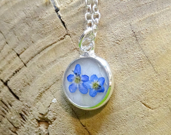 Forget me not necklace