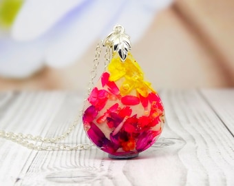 Real Daisy Petals Teardrop Necklace, Sterling Silver, Pressed Flower Jewelry