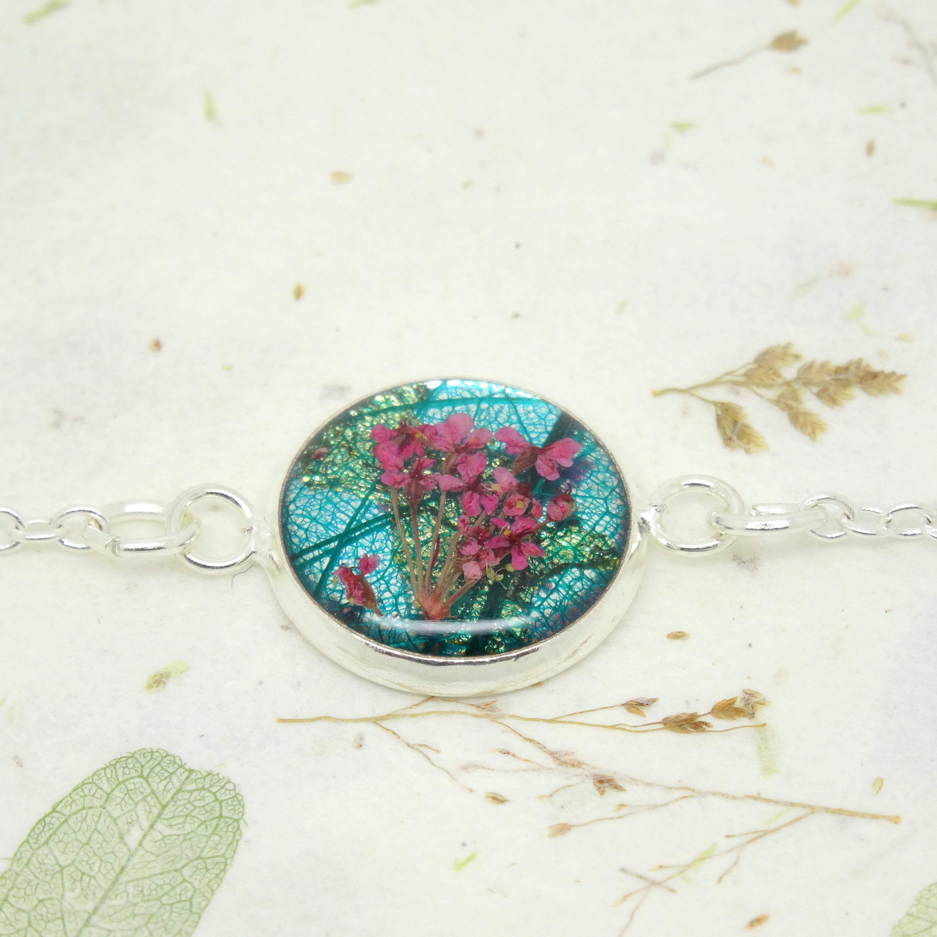 Real flower bracelet, resin jewelry, boho bracelet, dry flower jewellery, queen Anne's lace