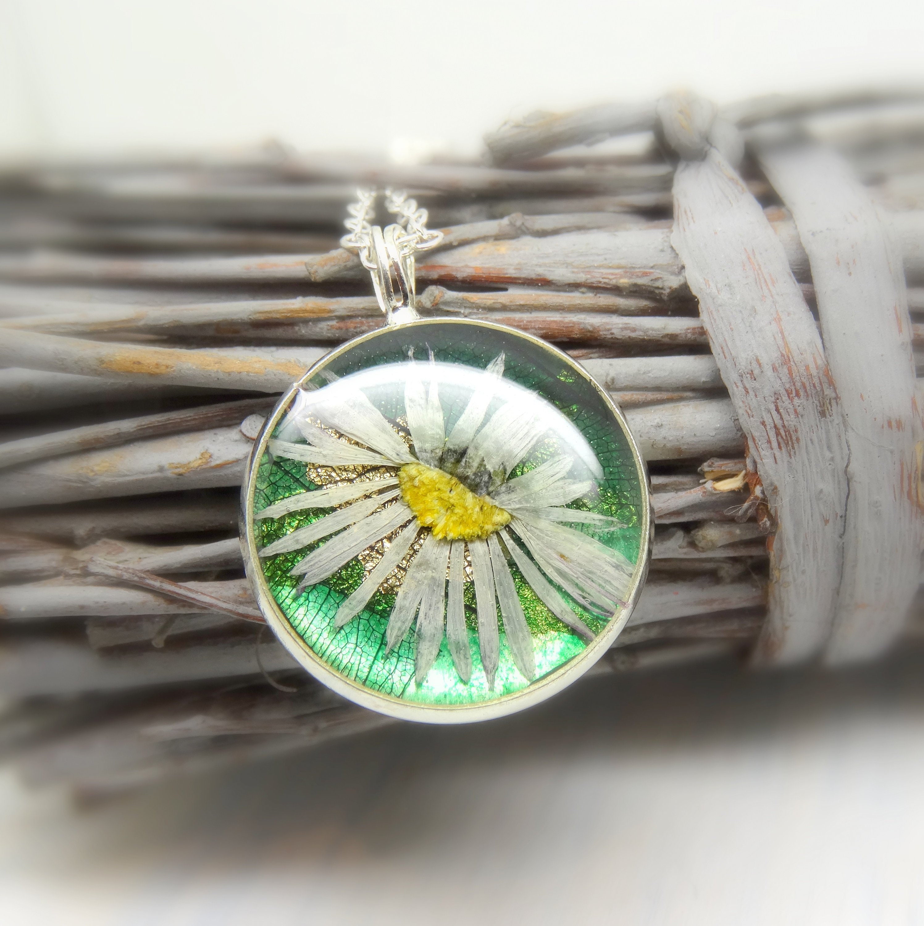 Daisy necklace, real flower necklace, pressed flowers jewellery 