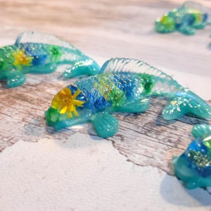 Handgemaakte koi-harskunst – echte bloemen, aquariumdecoratie