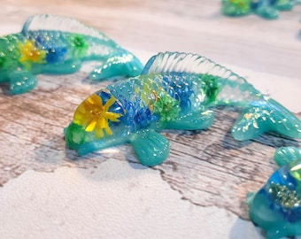 Handcrafted Koi Resin Art – Real Flowers, Aquarium Decor