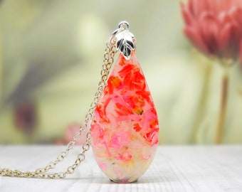 Real flower jewelry, teardrop necklace, real daisy petals necklace, personalized jewelry, pressed flower jewelry, eco friendly gifts