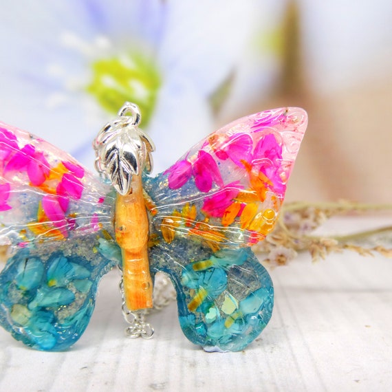 Real flowers Butterfly necklace