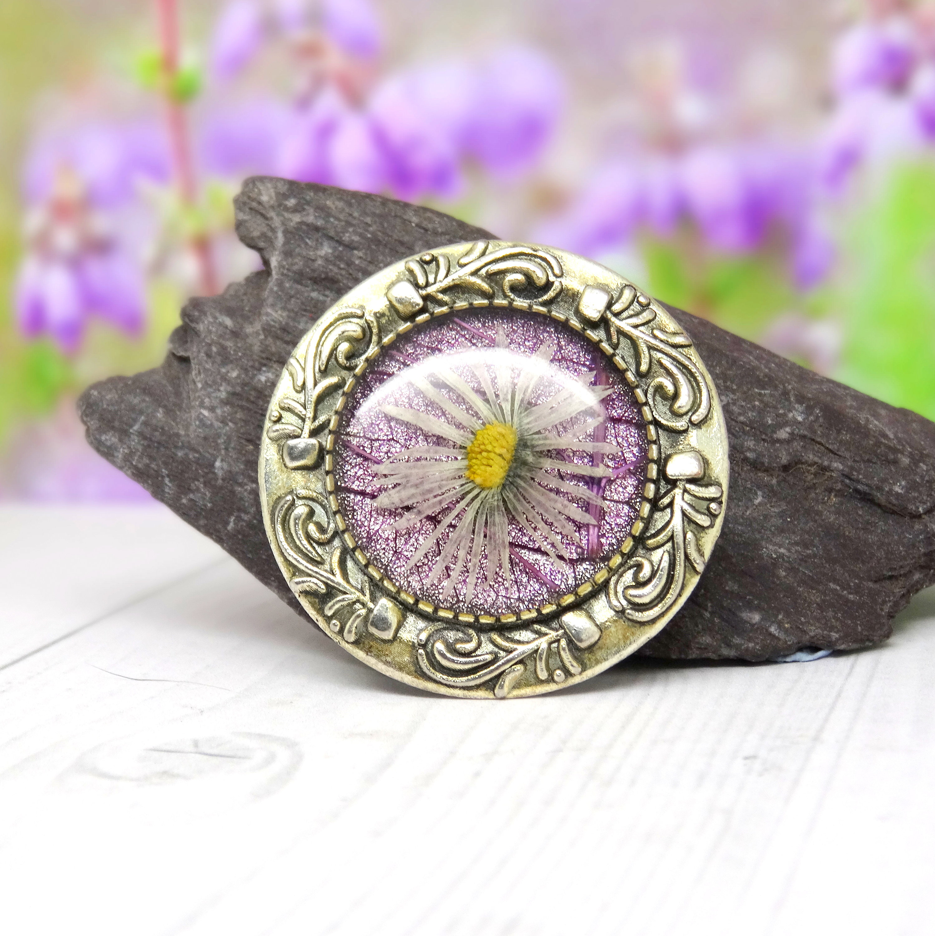 Real flower brooch with real daisy, handmade brooch, real flower