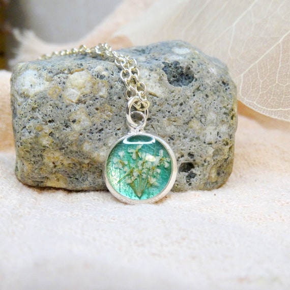 Real flower necklace