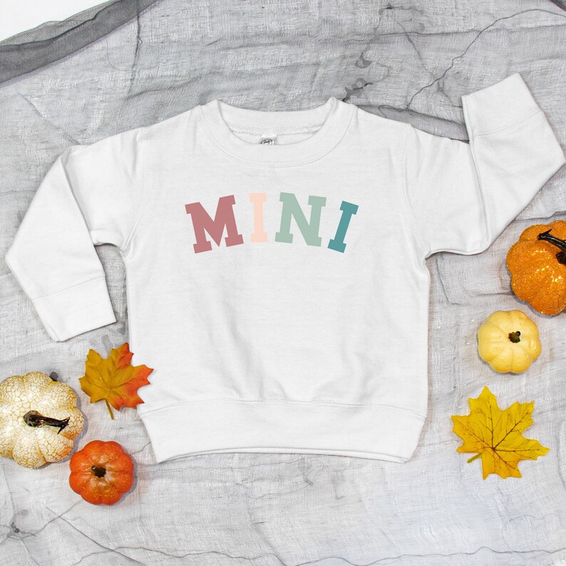 matching mom and daughter sweatshirts