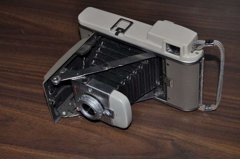 Vintage 1965 POLAROID Model 80B HIGHLANDER LAND Camera Etsy