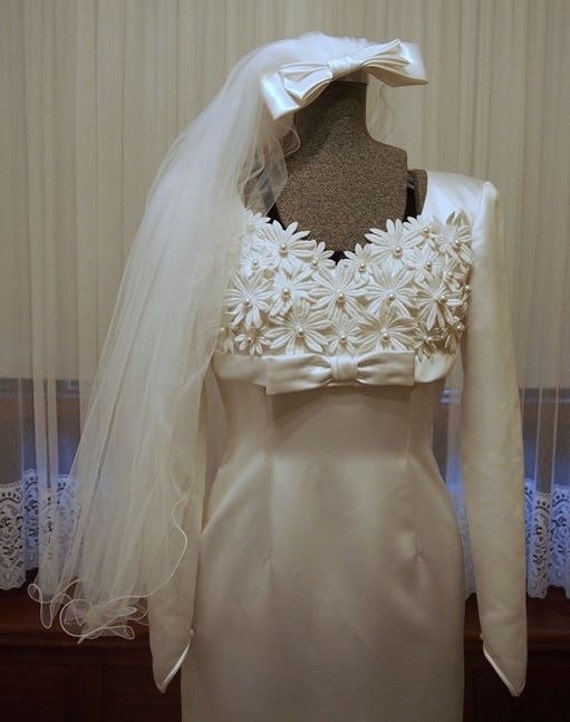 Classic 60s sheath vintage wedding dress