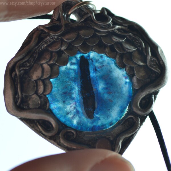 Dragon Eye Halskette | Drachen-Fantasy-Anhänger | Farbe Silber und blau Cosplay-Schmuck