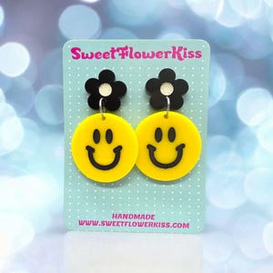 Smiley face earrings Happy face earrings Retro earrings Flower earrings